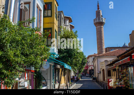 Balat, Istanbul/Türkei - am 24. September 2019: eine Straße in Balat, Istanbul Stockfoto