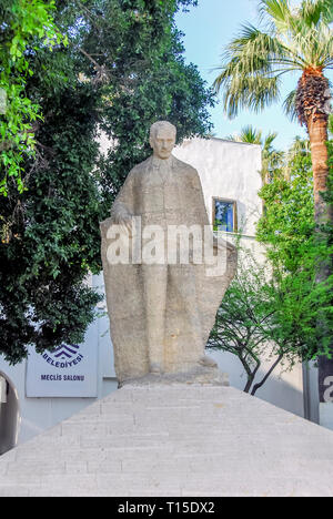 Bodrum, Türkei, 31. Mai 2010: Statue von Mustafa Kemal Atatürk. Stockfoto