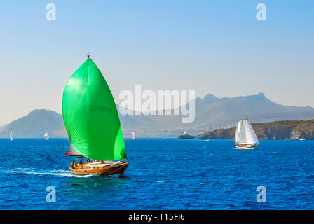 Bodrum, Türkei, 23. Oktober 2010: Bodrum Cup Rennen, Gulet Holz- Segelboote Stockfoto