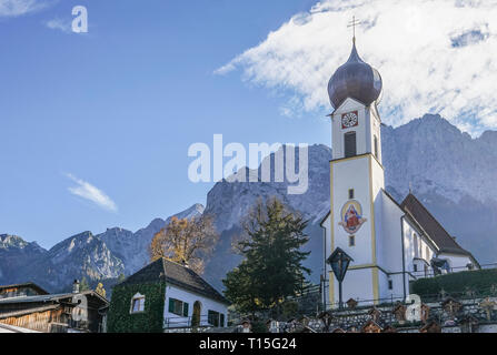 Deutschland, Bayern, Garmisch-Partenkirchen, Grainau, die Pfarrkirche St. Johannes der Täufer Stockfoto