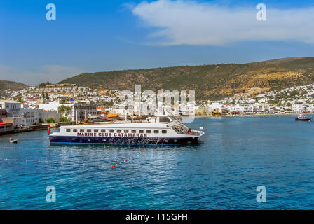 Bodrum, Türkei, 23. Mai 2011: Marine Club Catamaran Stockfoto