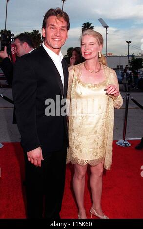 LOS ANGELES, Ca. März 11, 1997, 11 Mär 97: Schauspieler Patrick Swayze & Frau Lisa Niemi an den Blockbuster Entertainment Awards. Stockfoto