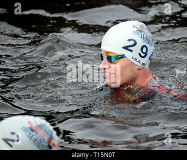 Glasgow, Schottland, Großbritannien, 23. März, 2019. Red Bull Neptun Schritte Herausforderung auf der Forth-and-Clyde-Kanal bei Maryhill Schlösser. Gerard Fähre / alamy Leben Nachrichten Stockfoto