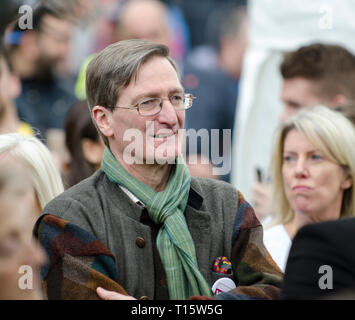 London, Großbritannien. 23 Mär, 2019. Dominic Grieve, konservative Abgeordnete und frühere DPP, bevor Sie an der Abstimmung März und Rally", setzte es für die Menschen." Quelle: Prixpics/Alamy leben Nachrichten Stockfoto