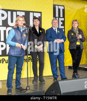 London, Großbritannien. 23 Mär, 2019. Justine Greening MP spricht, mit Caroline Lucas MP Ian Blackford MP, Anna Soubry MP bei der Abstimmung März und Rally", setzte es für die Menschen." Quelle: Prixpics/Alamy leben Nachrichten Stockfoto