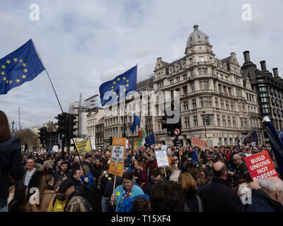London, Großbritannien. 23 Mär, 2019. Über 1 Millionen Menschen kamen heute nach London eine weitere Abstimmung über Brexit zu verlangen. Fotografie von Ghene Snowdon Credit: Ghene Snowdon/Alamy leben Nachrichten Stockfoto