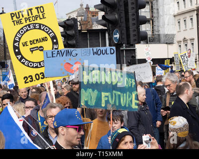 London, Großbritannien. 23 Mär, 2019. Über 1 Millionen Menschen kamen heute nach London eine weitere Abstimmung über Brexit zu verlangen. Fotografie von Ghene Snowdon Credit: Ghene Snowdon/Alamy leben Nachrichten Stockfoto