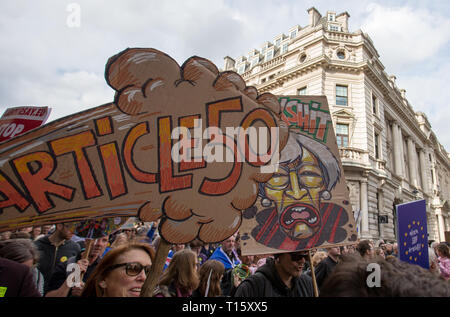 London, Großbritannien. 23 Mär, 2019. Tausende steigen auf London für Ihn zu den Protest anspruchsvolle ein zweites Referendum in einem BREXIT März in London am 23. März 2019. Foto von Andy Rowland. Credit: Andrew Rowland/Alamy leben Nachrichten Stockfoto