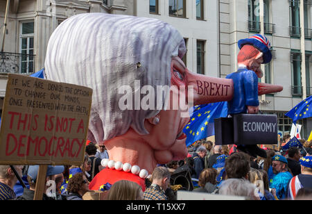 London, Großbritannien. 23 Mär, 2019. Tausende steigen auf London für Ihn zu den Protest anspruchsvolle ein zweites Referendum in einem BREXIT März in London am 23. März 2019. Foto von Andy Rowland. Credit: Andrew Rowland/Alamy leben Nachrichten Stockfoto