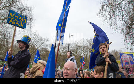 London, Großbritannien. 23 Mär, 2019. Tausende steigen auf London für Ihn zu den Protest anspruchsvolle ein zweites Referendum in einem BREXIT März in London am 23. März 2019. Foto von Andy Rowland. Credit: Andrew Rowland/Alamy leben Nachrichten Stockfoto