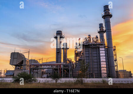 Gasturbine elektrische Kraftwerk in der Dämmerung am Morgen Stockfoto