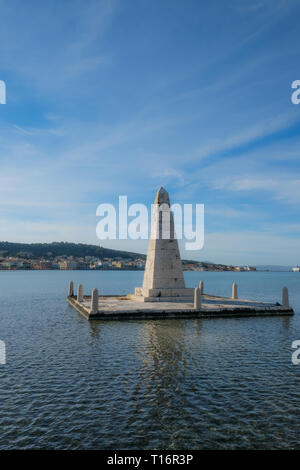 Memorial Spalte in Argostoli. Stockfoto