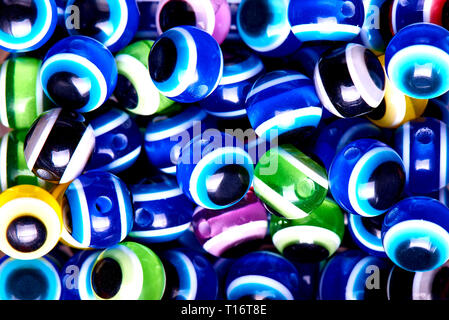 Hintergrund der farbigen Perlen close-up. Stockfoto