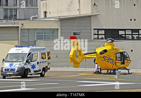 Rettungshubschrauber von Samu, Clermont-Ferrand, Auvergne, Frankreich Stockfoto