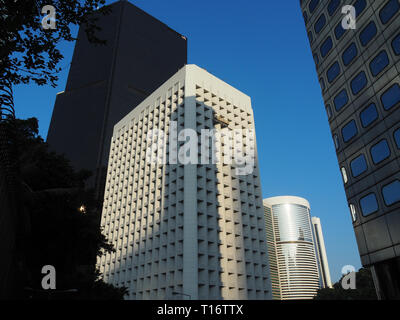 Central, Hong Kong - 1. November 2017: eine Ansicht des Murray Hauptgebäude und drei Garden Road, Central. Stockfoto