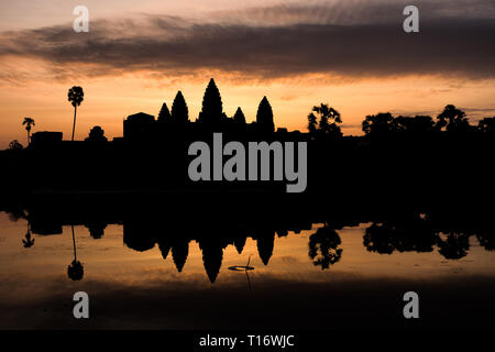 Sonnenaufgang am Angkor wat Stockfoto