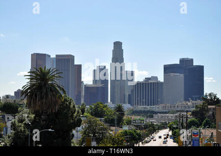 LOS ANGELES, VEREINIGTE STAATEN - 3 November 2015: Blick auf die Skyline von Los Angeles an einem sonnigen Tag im November. Stockfoto