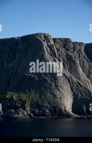Das Nordkap ist ein extrem touristischen Hotspot auf der Insel Mageroya in Norhern Norwegen. Stockfoto