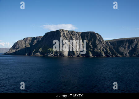 Das Nordkap ist ein extrem touristischen Hotspot auf der Insel Mageroya in Norhern Norwegen. Stockfoto