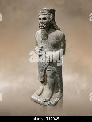 Hethiter baslat sculptute eines männlichen, Ende der hethitischen Zeit - 900-700 BC. Archäologisches Museum Adana, Türkei. Stockfoto