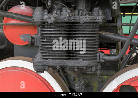 Mehr Details auf der alten Dampflokomotive. Heavy Iron Teile. Lokomotive in Teilen. Close-up Stockfoto