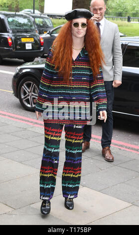 Mai 19, 2016 - London, England, UK-die Ivor Novello Awards 2016, Grosvenor House Hotel - Vor der Ankunftshalle Foto zeigt: Jess Glynne Stockfoto