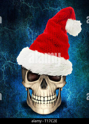 Menschlicher Schädel tragen Xmas oder Weihnachten Hut auf spooky Hintergrund. Es kann für langweilige Ferien oder alten Feier Konzept verwendet werden. Stockfoto