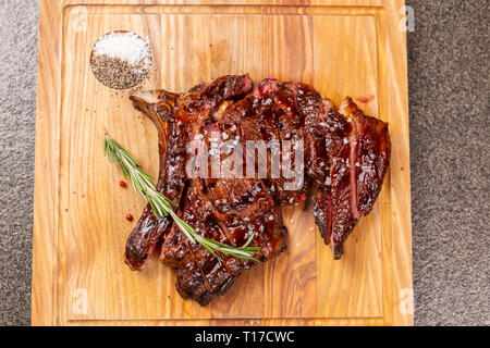 Essen, lecker, Pferdefleisch und Handwerk Konzept - serviert Gegrilltes Steak Stockfoto