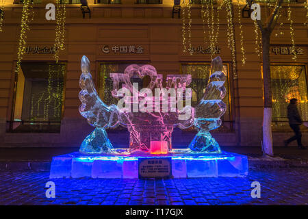 Liebe Skulptur an der Internationalen Schnee und Eis Festival, das jeden Winter in Harbin, China gehalten wird Stockfoto