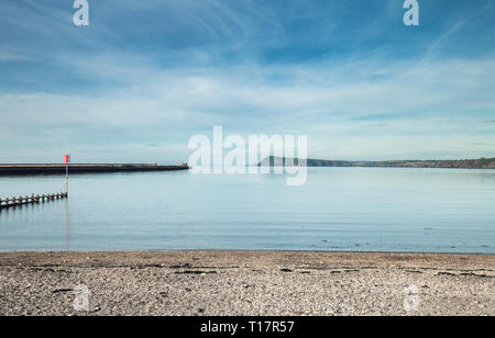 Malerische Küste der unteren Stadt Fishguard in Pembrokeshire, Wales Stockfoto