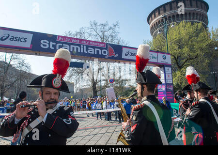 Foto Carlo Cozzoli - LaPresse 24-03-19 Milano (Italia) Cronaca StraMilano 2019 zum Anfang Castello Stockfoto