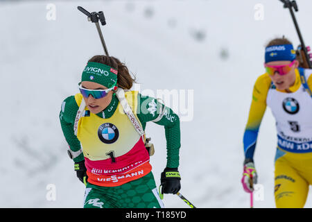 Oslo, Norwegen. 24 Mär, 2019. BMW IBU Weltcup Biathlon. 24. März 2019 Dorothea Wierer von Italien konkurriert im Massenstart Damen 12,5 während der BMW IBU Weltcup Biathlon am Holmenkollen in Oslo, Norwegen. Credit: Nigel Waldron/Alamy leben Nachrichten Stockfoto