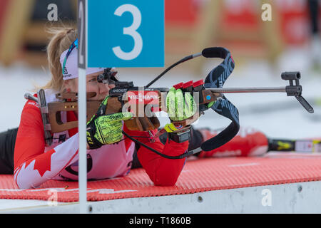 Oslo, Norwegen. 24 Mär, 2019. BMW IBU Weltcup Biathlon. 24. März 2019 Emma Lunder von Kanada in Aktion während der Damen 12,5 Massenstart am BMW IBU Weltcup Biathlon in Holmenkollen Oslo, Norwegen. Credit: Nigel Waldron/Alamy leben Nachrichten Stockfoto