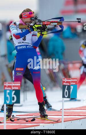 Oslo, Norwegen. 24 Mär, 2019. BMW IBU Weltcup Biathlon. 24. März 2019 Anastasiya Kuzmina der Slowakei in Aktion während der Damen 12,5 Massenstart am BMW IBU Weltcup Biathlon in Holmenkollen Oslo, Norwegen. Credit: Nigel Waldron/Alamy leben Nachrichten Stockfoto