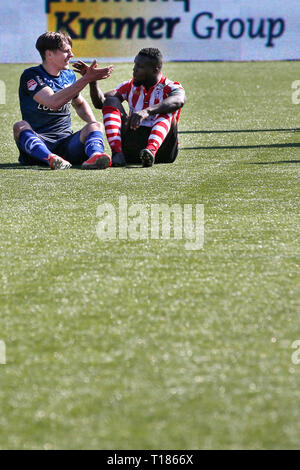 ROTTERDAM, Niederlande. 24 Mär, 2019. Stadion Het Kasteel, Fußball, Saison 2018/2019, Keuken Kampioen Divisie, Sparta - NEC, Schütteln Hand nach dem Spiel mit Royston Drenthe (R) Credit: Pro Schüsse/Alamy leben Nachrichten Stockfoto