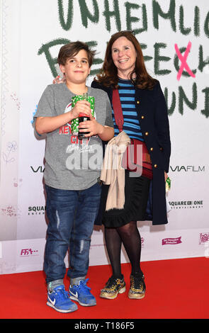 24. März 2019, Bayern, München: er Unternehmer Judith Epstein und Emilio Serra Petri bei der Premiere des Films "Imminent perfekte Freunde'. Foto: Felix Hörhager/dpa Quelle: dpa Picture alliance/Alamy leben Nachrichten Stockfoto