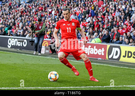 Cardiff, Großbritannien. 24 Mär, 2019. Gareth Bale von Wales in Aktion während der UEFA EURO 2020 Qualifikation Gruppe E Match zwischen Wales und der Slowakei an der Cardiff City Stadium, Cardiff, Wales am 24. März 2019. Foto von Ken Funken. Nur die redaktionelle Nutzung, eine Lizenz für die gewerbliche Nutzung erforderlich. Keine Verwendung in Wetten, Spiele oder einer einzelnen Verein/Liga/player Publikationen. Credit: UK Sport Pics Ltd/Alamy leben Nachrichten Stockfoto