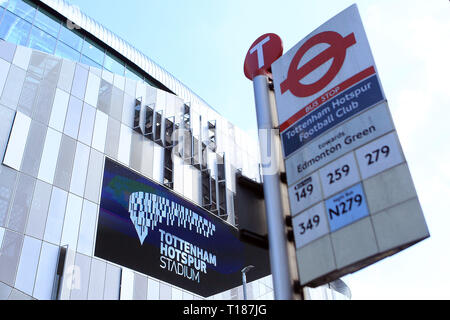 London, Großbritannien. 24. Mär 2019. Allgemeine Ansicht außerhalb der Tottenham Hotspur Stadion vor Kick off. Tottenham Hotspur u 18 v Southampton u 18, dem 1. Test Event am neuen Tottenham Hotspur Stadion in London am Sonntag, den 24. März 2019. Dieses Bild dürfen nur für redaktionelle Zwecke verwendet werden. Nur die redaktionelle Nutzung, eine Lizenz für die gewerbliche Nutzung erforderlich. Keine Verwendung in Wetten, Spiele oder einer einzelnen Verein/Liga/player Publikationen. pic von Steffan Bowen Credit: Andrew Orchard sport Fotografie/Alamy leben Nachrichten Stockfoto