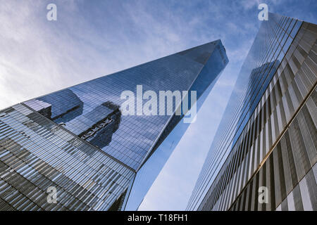 Das One World Trade Center, vom Boden aus gesehen. Stockfoto