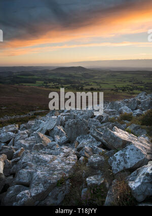 Schöne Landschaft in Shropshire im September vom Quartzit-Kamm der Stiperstones, Shropshire-zweithöchster Hügel, England, Großbritannien, aus gesehen. Stockfoto