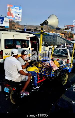 Obst Straßenhändler in Plaza Norte in Lima. Abteilung von Lima Peru Stockfoto