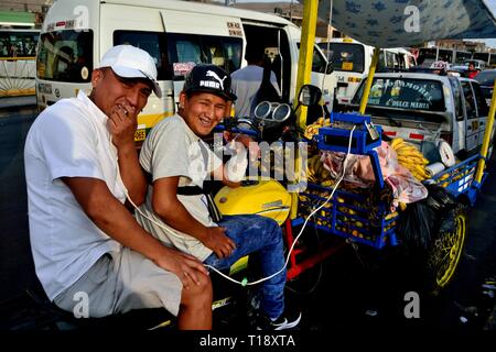 Obst Straßenhändler in Plaza Norte in Lima. Abteilung von Lima Peru Stockfoto