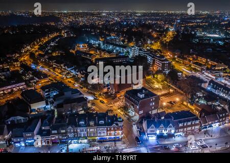 Luftbilder im Norden von London Vororte bei Nacht Stockfoto