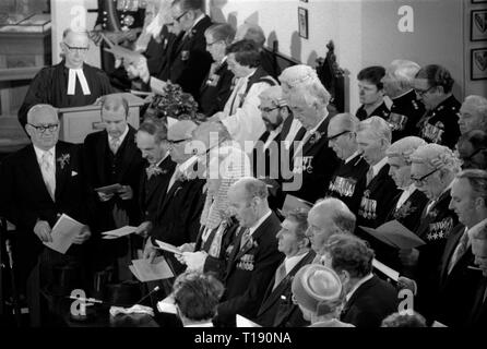 Insel Man 1970. Das Haus der Schlüssel: Tynwald ist die Manx Parlament. Tynwald Day ist der Nationale Tag der Insel Man, in der Regel am 5. Juli jährlich beobachtet in St Johns. Die tynwald Gericht nimmt an den Tynwald Day Zeremonie. 1978 HOMER SYKES Stockfoto