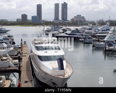 Yachten in der Marina an der Marina Mirage in der Gold Coast Stockfoto