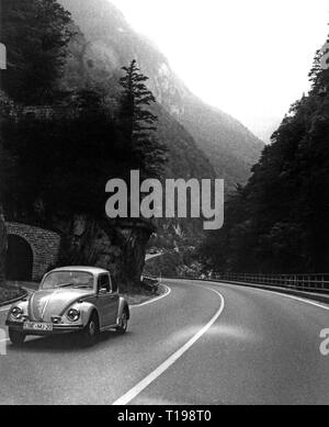 Verkehr/Transport, Straßen, Mountain Road in der östlichen Alpen, Österreich/Slowenien, 1972, Additional-Rights - Clearance-Info - Not-Available Stockfoto