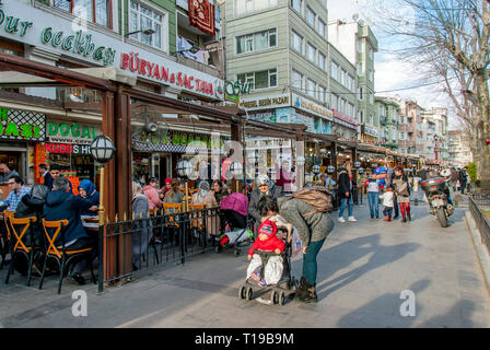 Istanbul, Türkei, 29. Januar 2019: Kebab Shop von Frauen Stockfoto