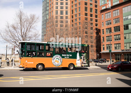 Ein Trolley sightseeing tour bus in Boston, Massachusetts, USA. Stockfoto