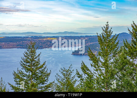 Blick auf das Saanich Inlet und Gulf Islands aus der Malahat Gipfel in Vancouver Island, BC, Kanada Stockfoto