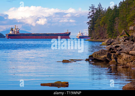 Blick auf den Hafen von Nanaimo und Georgia Meerenge von Jack Point Park in Vancouver Island, BC, Kanada Stockfoto